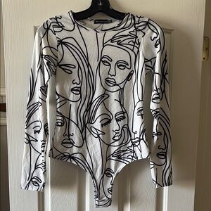 PrettyLittleThing EUC black and white “faces” bodysuit size 6